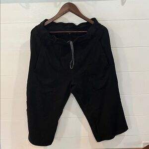 lululemon athletica Black Cropped Pants